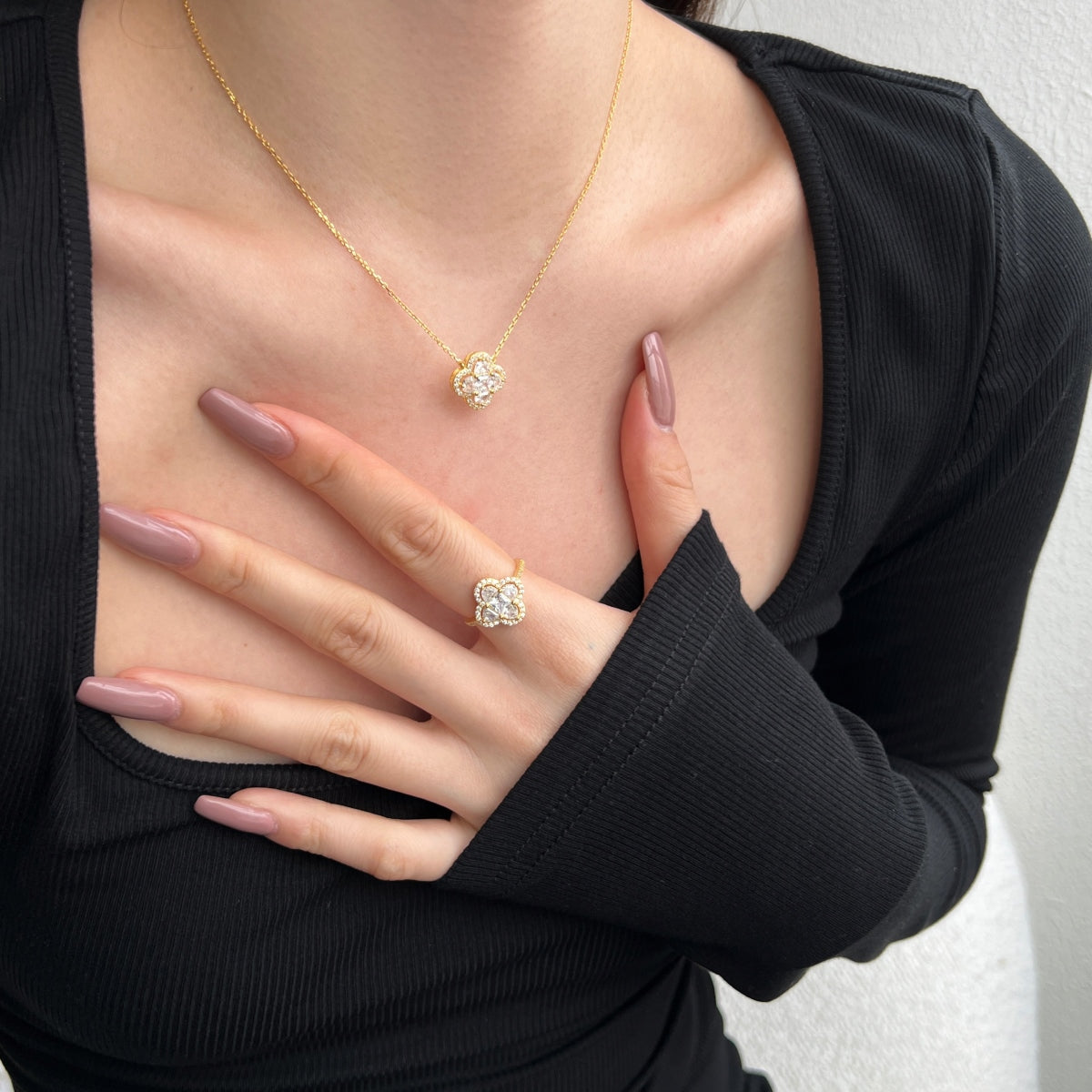 ‘CLOVER’ RING