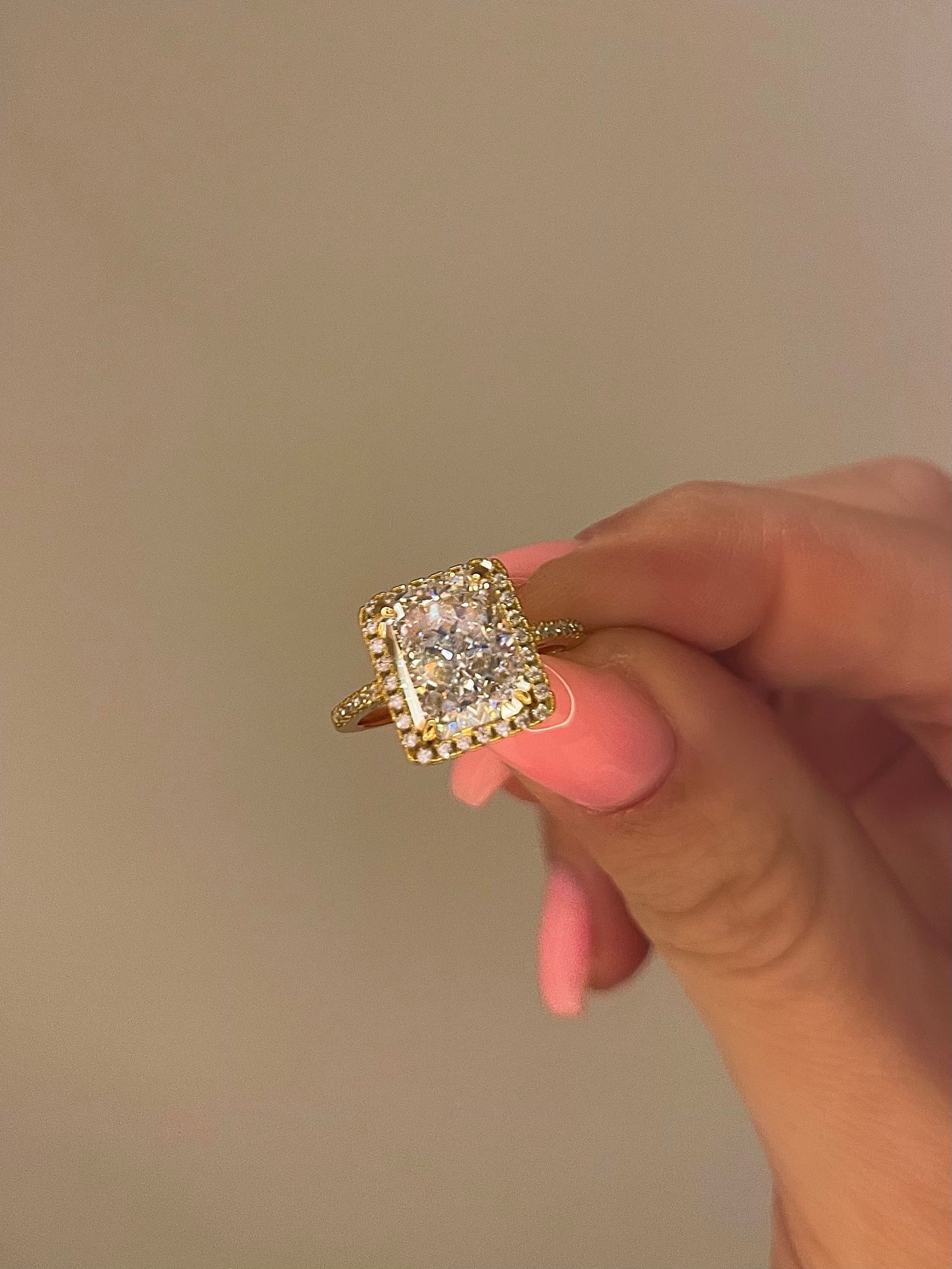 ‘AMARA’ RING GOLD