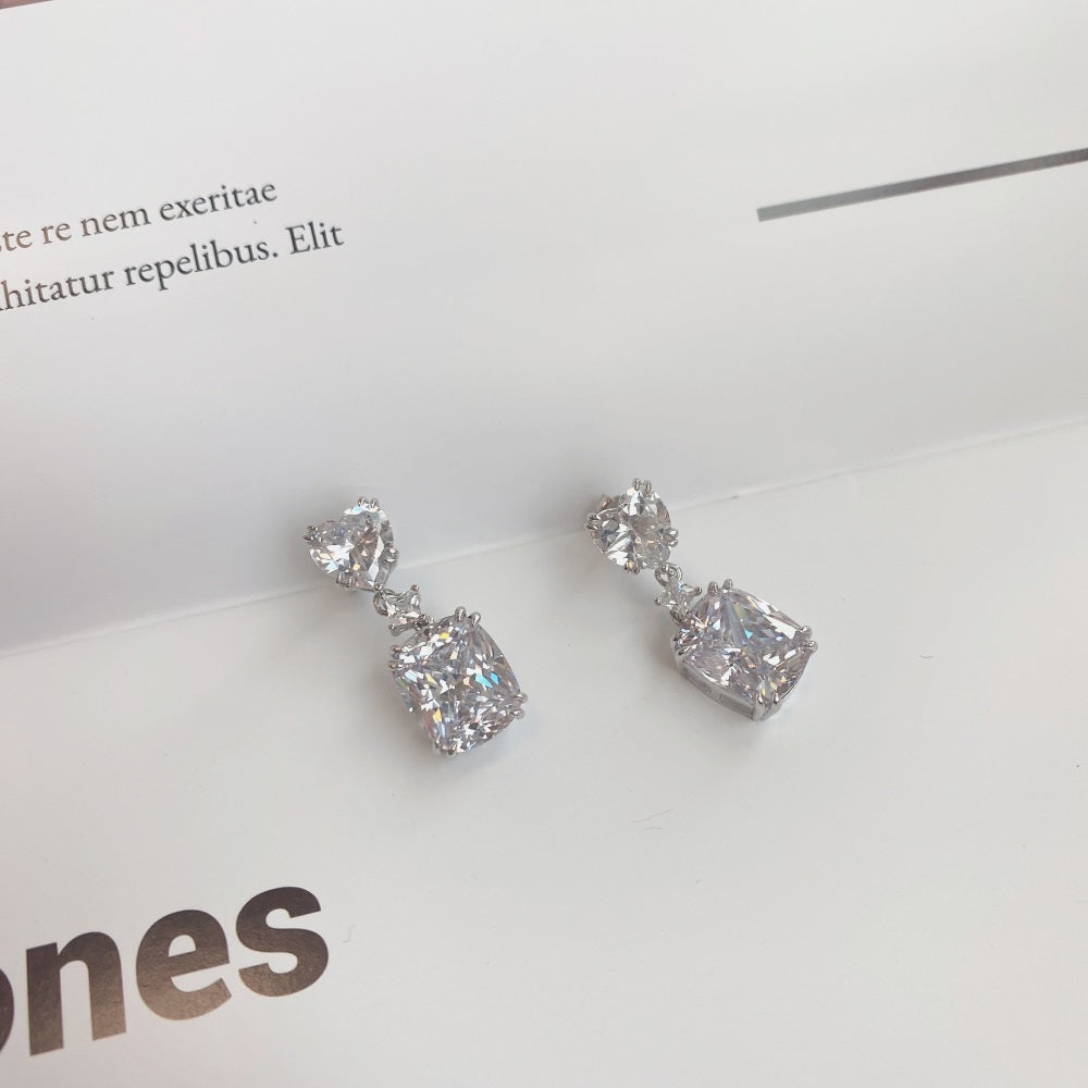 ‘SERENITY’ EARRINGS SILVER
