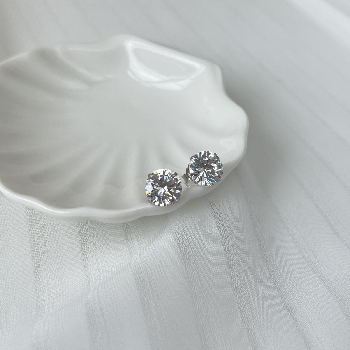 ‘NURA’ EARRINGS