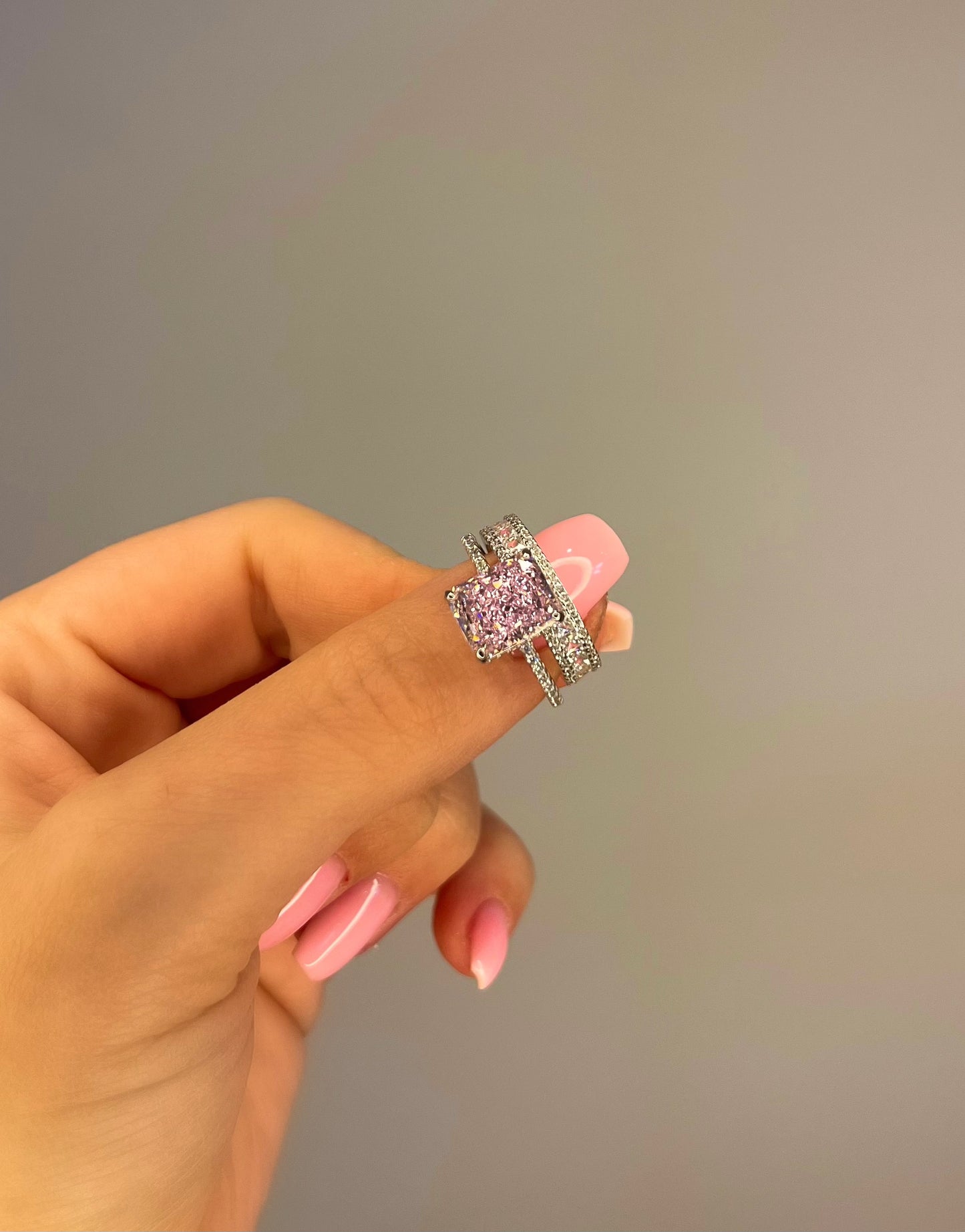'ALAYRA' RING BABY PINK