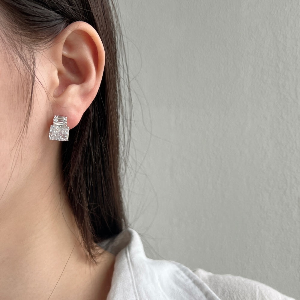 ‘ELARA’ EARRINGS SILVER